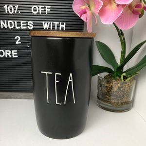 😻 Rae Dunn black TEA canister